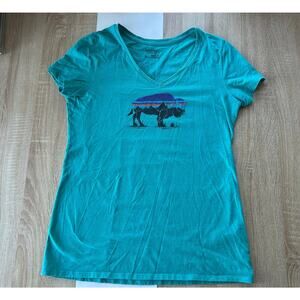 Patagonia Women's V Neck T-Shirt Size M Teal Blue